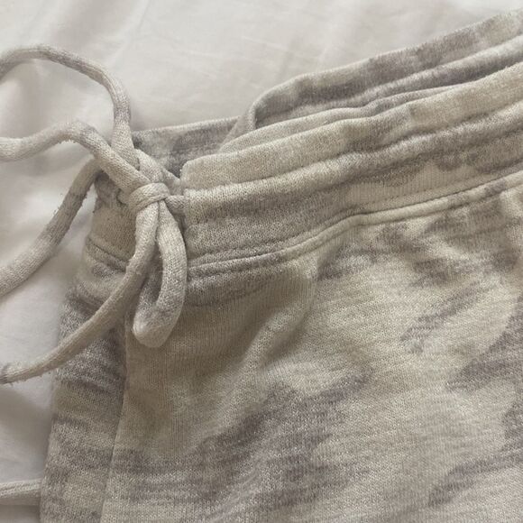GAP Softspun Joggers Ivory Camo - Picture 3 of 6